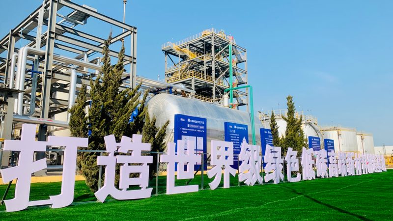 高分子材料与金属材料的较量：一场性能与成本的深层博弈